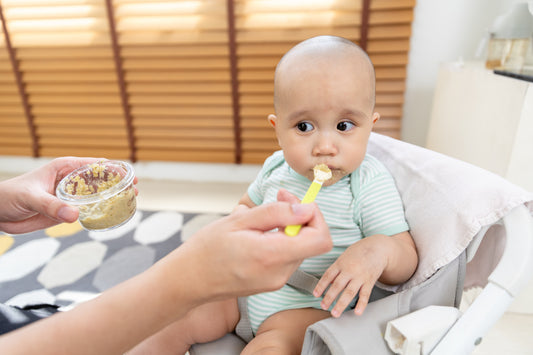 Why Moms Choose Natural Foods for Their Babies